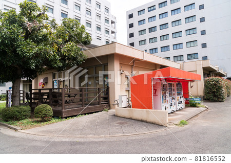 電氣通信大學校園 Nishishoku den 自動售貨機 調布市，東京 81816552