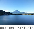 夏天的富士山和湖 81819212