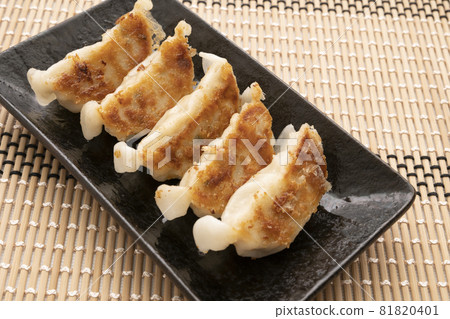Frozen dumplings 81820401
