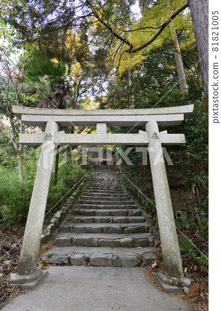 Kumano Wakaoji Shrine, the end of the shrine, the approach leading to Takinomiya Shrine 81821005