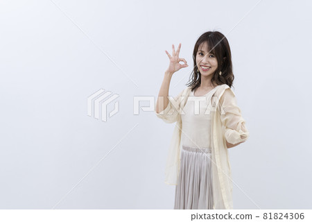 Woman     81824306
