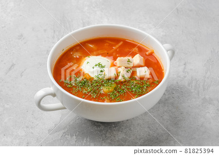 Tomato soup with chicken meat Tomato soup with chicken meat 81825394