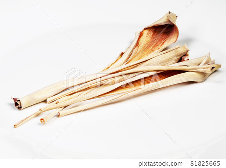 natural dried lemongrass closeup on white plate 81825665