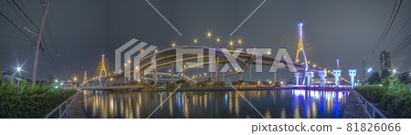 Pnorama Bhumibol Bridge, Chao Phraya River Bridge. Turn on the lights in many colors at night. Pnorama Bhumibol Bridge, Chao Phraya River Bridge. Turn on the lights in many colors at night. 81826066