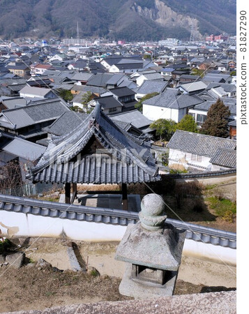 Takehara Town seen from Saiho-ji Temple (Hiroshima Prefecture) Takehara Town seen from Saiho-ji Temple (Hiroshima Prefecture) 81827290