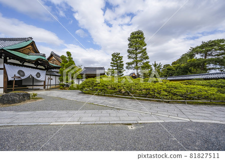 Former Saga Imperial Palace Daikakuji Temple, the entrance to the ceremony Former Saga Imperial Palace Daikakuji Temple, the entrance to the ceremony 81827511