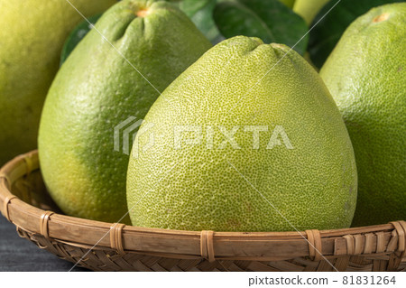 柚子 中秋節 黑色 背景 pomelo Mid-Autumn Festival ユズ ゆず 81831264