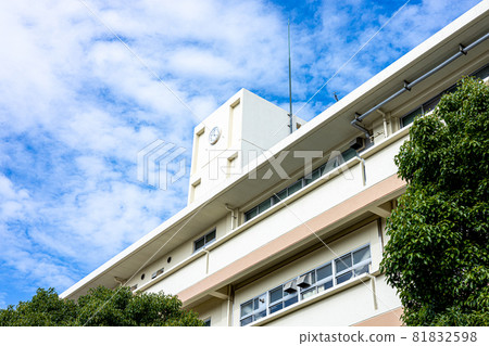 Blue sky and school 81832598