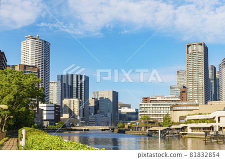 2021 年 9 月上旬，大阪水之都中之島的城市景觀 81832854