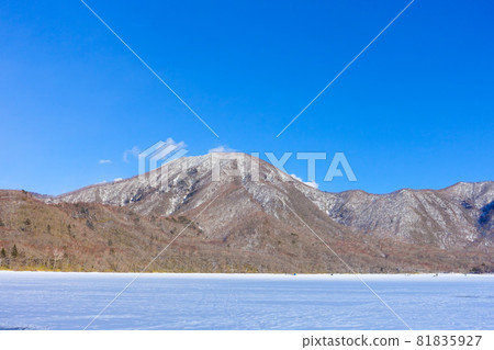 榛名湖的景色 81835927