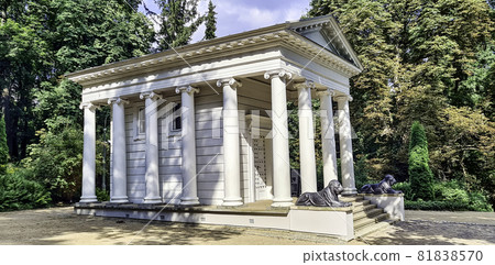 Temple of Diana also called Temple of the Sibyl - Royal Baths Park, Warsaw, Poland 81838570