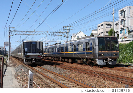 櫻花宿川站附近的西宮市207系列車 櫻花宿川站附近的西宮市207系列車 81839726