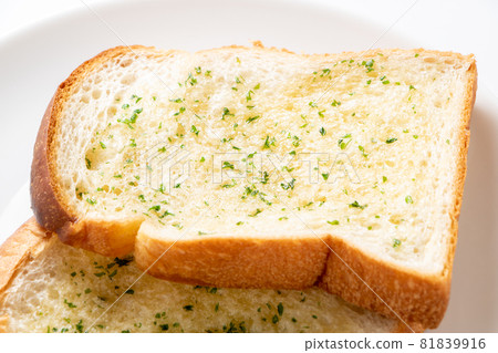 大蒜吐司。 81839916