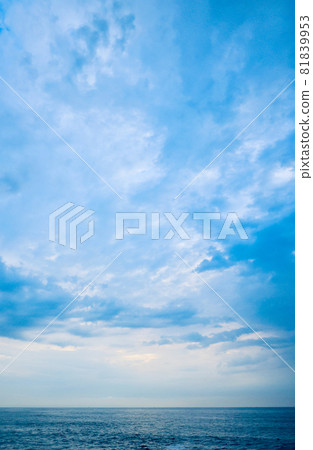 Cloudy morning sea Hitachi City, Ibaraki Prefecture 81839953