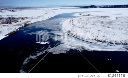 Abashiri's winter lake and Mt. Shari 81842156