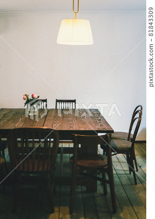 cafe table interior photo 81843309
