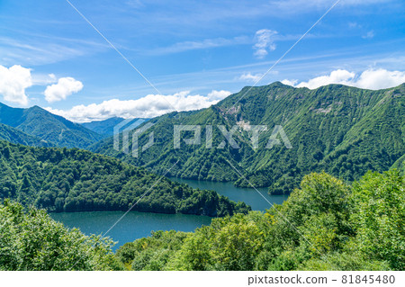 從 60-ri-koshi Pass 開放紀念碑,Maekemoyama,鼓,Tachikarayama 看到的田倉湖 從 60-ri-koshi Pass 開放紀念碑,Maekemoyama,鼓,Tachikarayama 看到的田倉湖 81845480