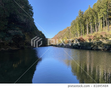 嵐山溪谷和月川的風景（埼玉縣引區嵐山町） 81845484