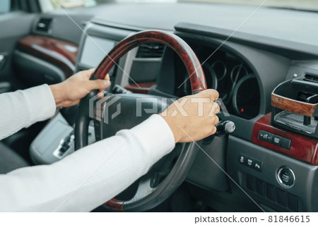 Male hand with handle Male hand with handle 81846615