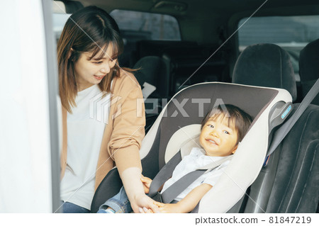 Boys and moms sitting in baby seats Boys and moms sitting in baby seats 81847219