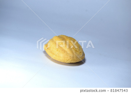"Bolu Kering" is a snack from Indonesia which has a crunchy and dry texture. "Bolu Kering" is a snack from Indonesia which has a crunchy and dry texture. 81847543