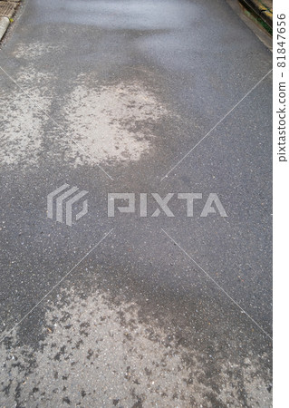 雨後濕滑路面 雨後濕滑路面 81847656