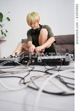 Musician making hip hop beats Musician making hip hop beats 81850882