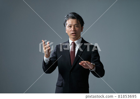 男性商務演示 男性商務演示 81853695