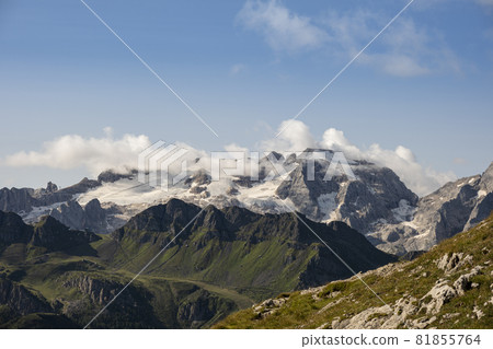 Italian alps of Dolomi 81855764