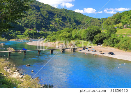 【高知縣】盛夏的長尾潛水橋(四萬十川) 【高知縣】盛夏的長尾潛水橋(四萬十川) 81856450