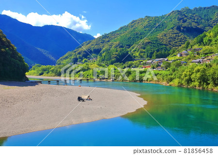 [Kochi Prefecture] Iwama Submersible Bridge in midsummer (Shimanto River) 81856458