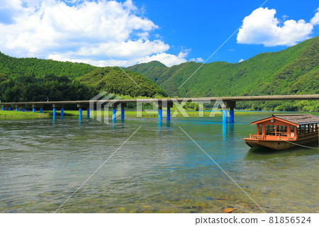[Kochi Prefecture] Midsummer Sada Subsidence Bridge (Shimanto River) 81856524