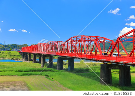 [Kochi Prefecture] Shimanto River Bridge (Akatetsu Bridge) under fine weather 81856528