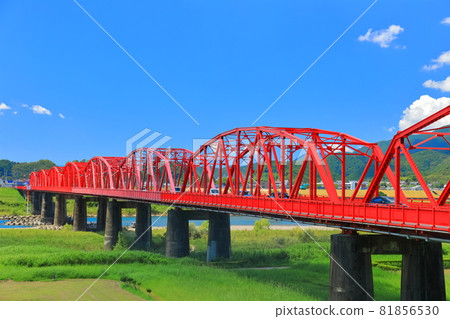 [Kochi Prefecture] Shimanto River Bridge (Akatetsu Bridge) under fine weather 81856530