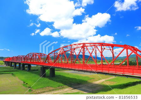 【高知縣】晴天時的四萬十川大橋（明鐵大橋） 81856533