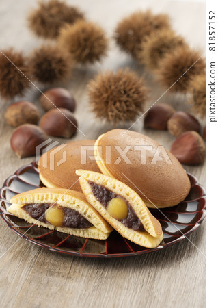 銅鑼燒栗子銅鑼燒 銅鑼燒栗子銅鑼燒 81857152