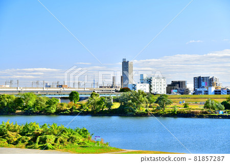 Toda Bridge / Arakawa, overlooking the direction of Ukimafunado Station (Toda City, Saitama Prefecture) [2020.11] 81857287