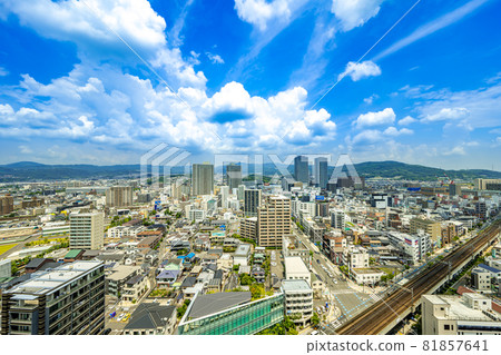 從高槻市政府-北側-[大阪市容] 81857641