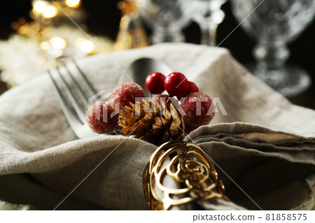 Christmas table setting Christmas table setting 81858575