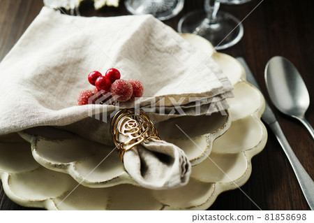 Christmas table setting Christmas table setting 81858698