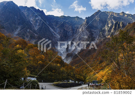 Taki Ichinokurazawa,秋天的景色 Taki Ichinokurazawa,秋天的景色 81859002