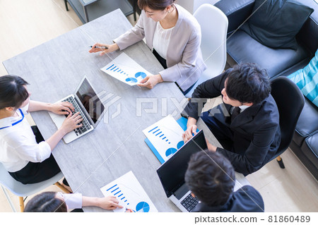 Young office worker working in a beautiful office Young office worker working in a beautiful office 81860489