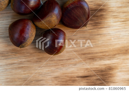 Chestnut delicious chestnut autumn ingredients autumn taste chestnut 81860965