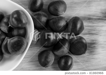 Chestnut delicious chestnut autumn ingredients autumn taste chestnut 81860966