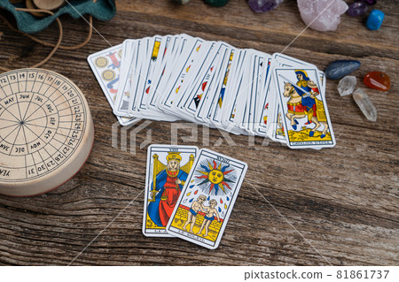 Fortune telling on tarot cards 81861737