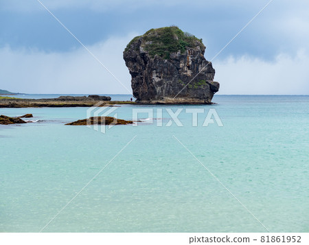 landscape of xiaowan beach at kenting, taiwan 81861952