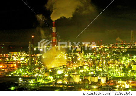 Yokkaichi factory night view 81862643
