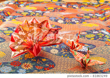 Origami crane New Year's card material Celebration 81863249