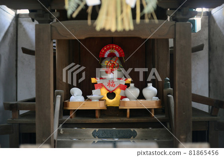 Small shrine altar Small shrine altar 81865456