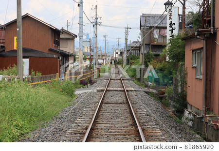 Along the Seino Railway that carries limestone 81865920